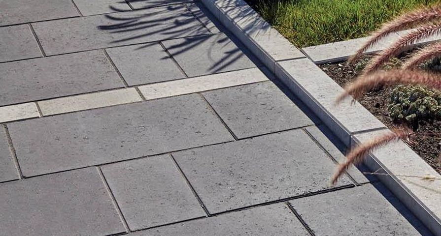 1.	Obrubník pozdĺž cesty zo zámkovej dlažby